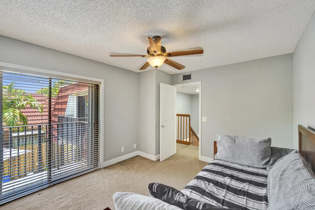 714 NW 98th Circle Plantation FL 33324