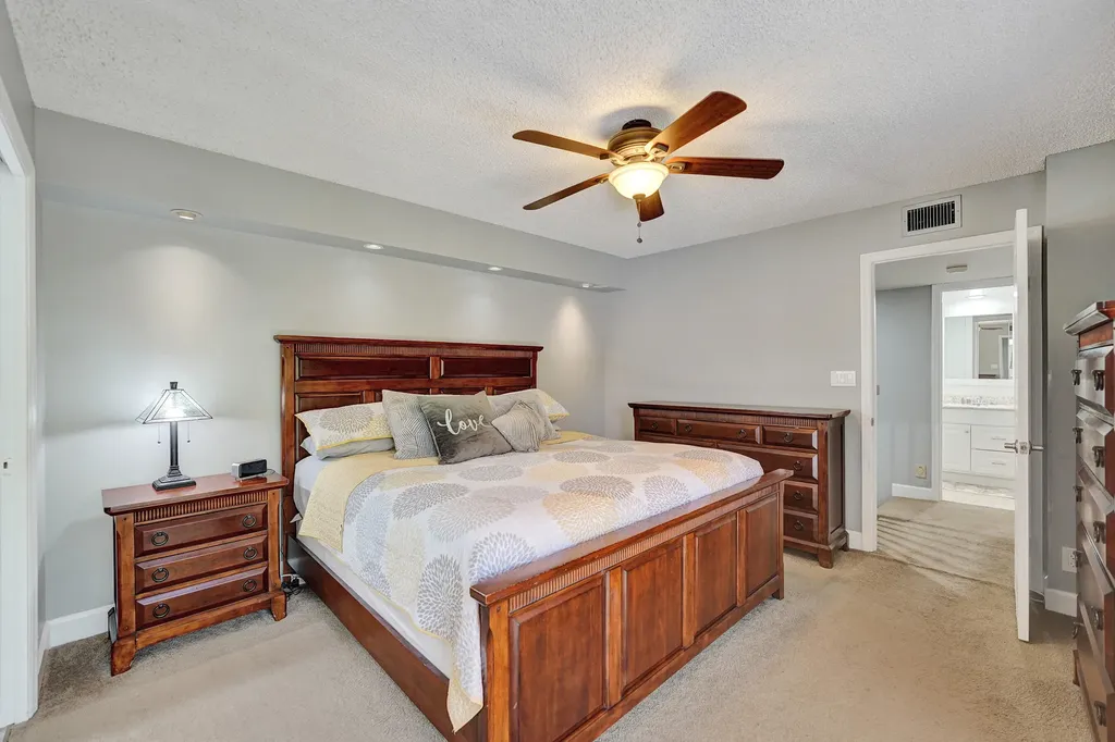 714 NW 98th Circle Plantation FL 33324