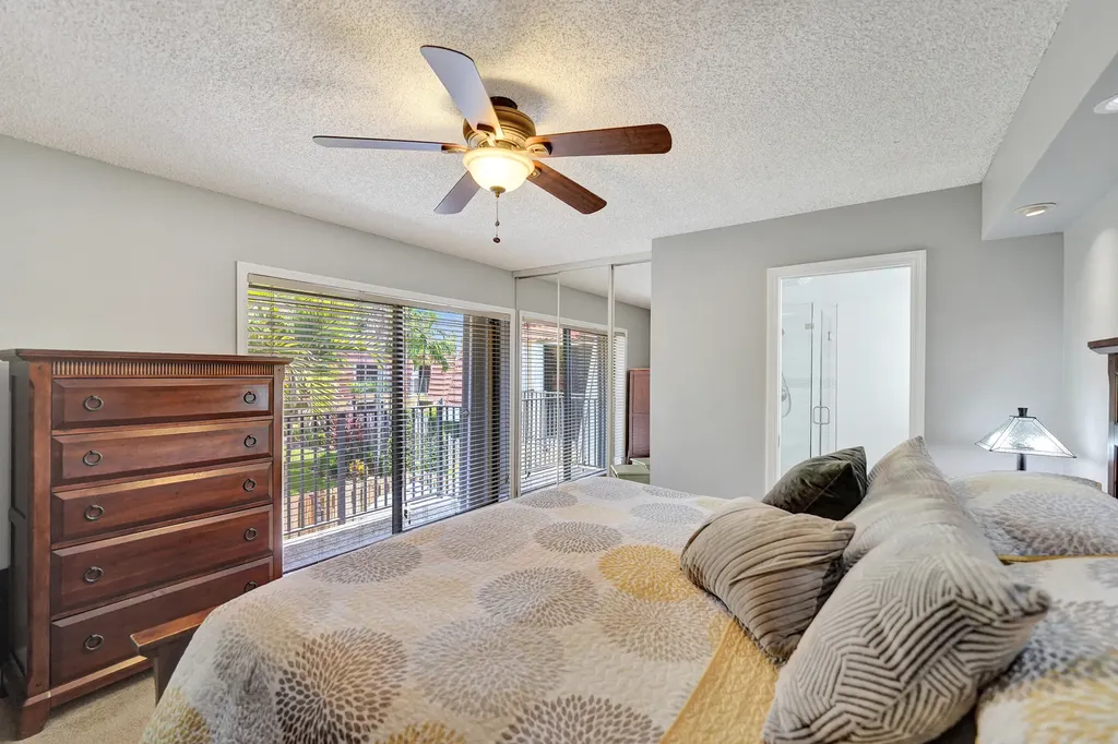 714 NW 98th Circle Plantation FL 33324