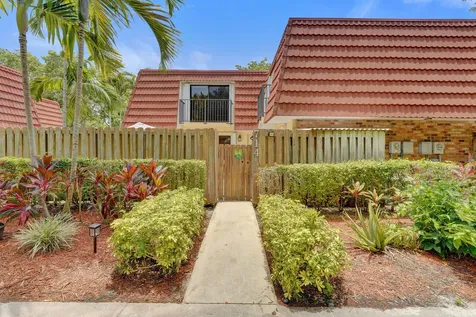 714 NW 98th Circle Plantation FL 33324