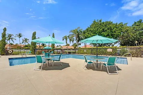 714 NW 98th Circle Plantation FL 33324
