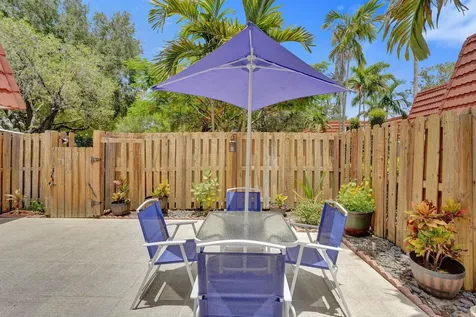 714 NW 98th Circle Plantation FL 33324