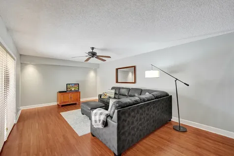 714 NW 98th Circle Plantation FL 33324
