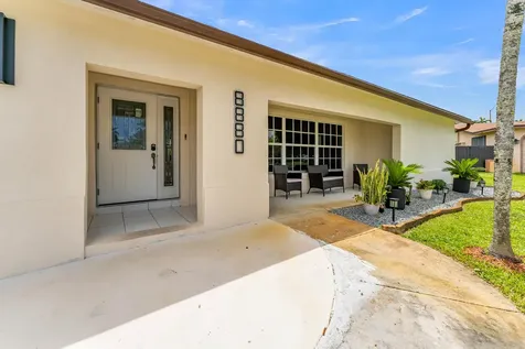 8880 NW 7th Street Pembroke Pines FL 33024