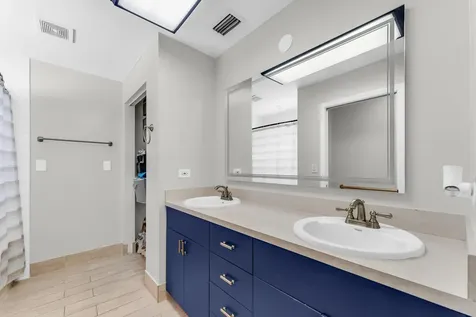 8880 NW 7th Street Pembroke Pines FL 33024