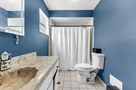 8880 NW 7th Street Pembroke Pines FL 33024