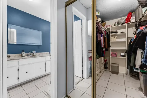 8880 NW 7th Street Pembroke Pines FL 33024