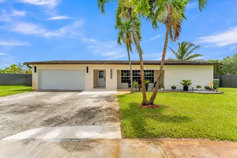 8880 NW 7th Street Pembroke Pines FL 33024
