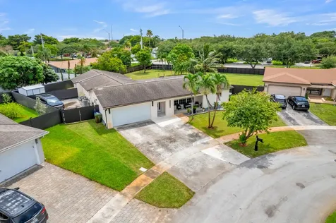 8880 NW 7th Street Pembroke Pines FL 33024