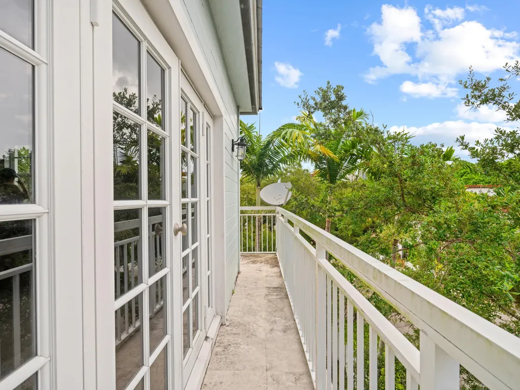 1101 Waverly Road Fort Lauderdale FL 33312