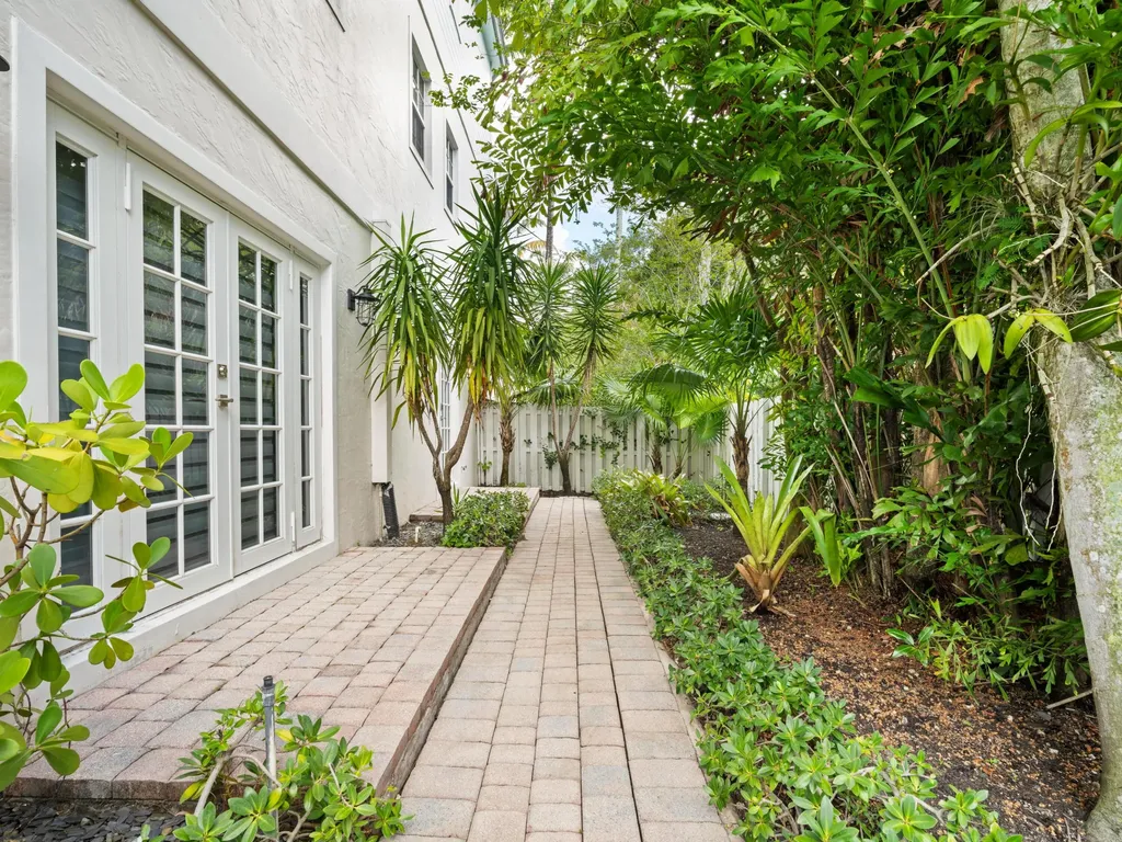 1101 Waverly Road Fort Lauderdale FL 33312
