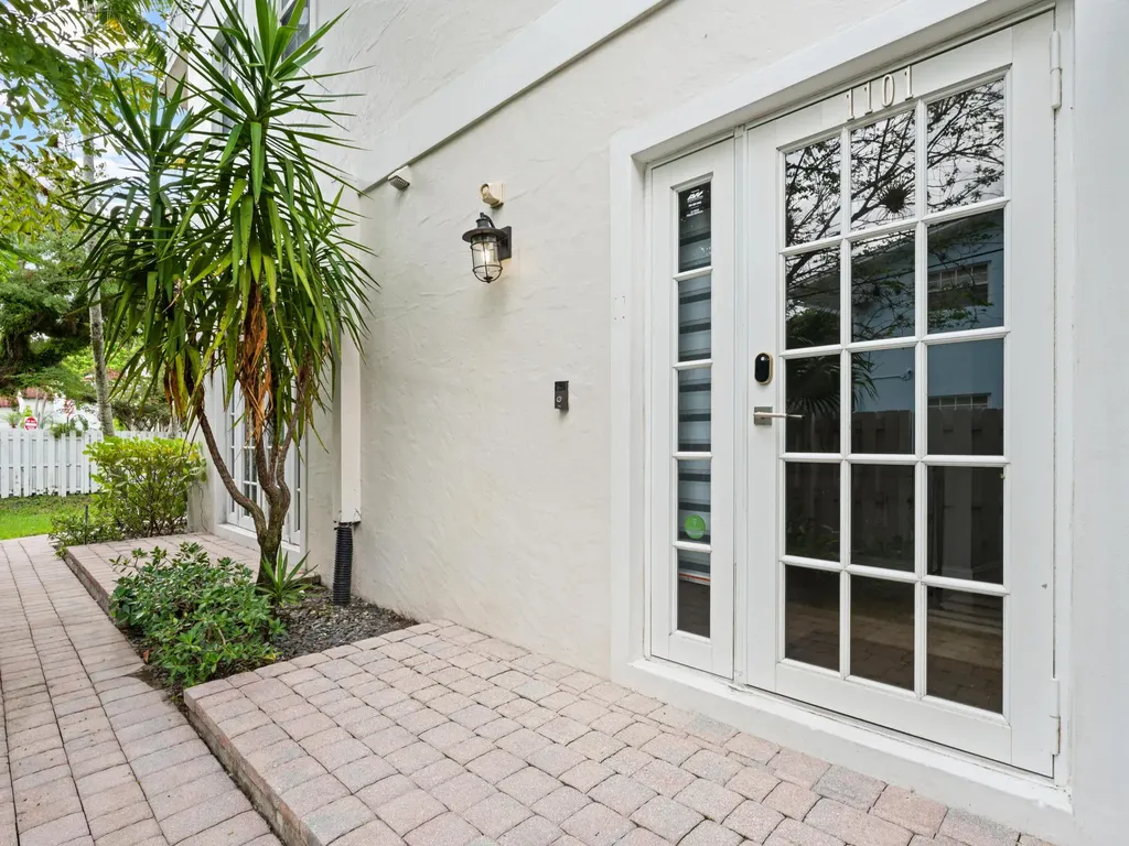 1101 Waverly Road Fort Lauderdale FL 33312