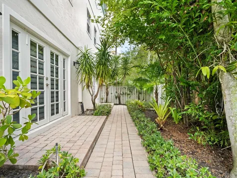 1101 Waverly Road Fort Lauderdale FL 33312