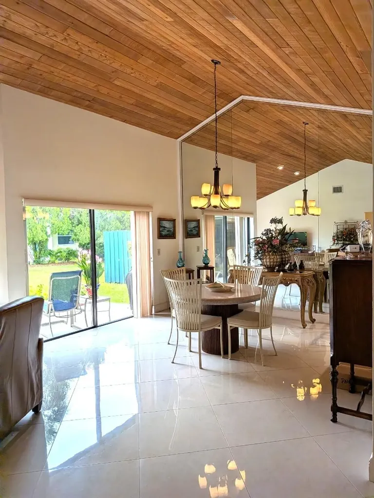 20852 Vía Madeira Boca Raton FL 33433