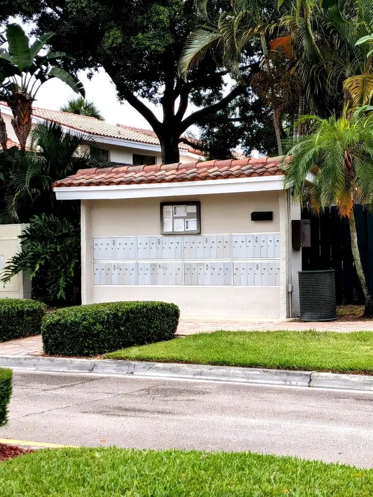 20852 Vía Madeira Boca Raton FL 33433