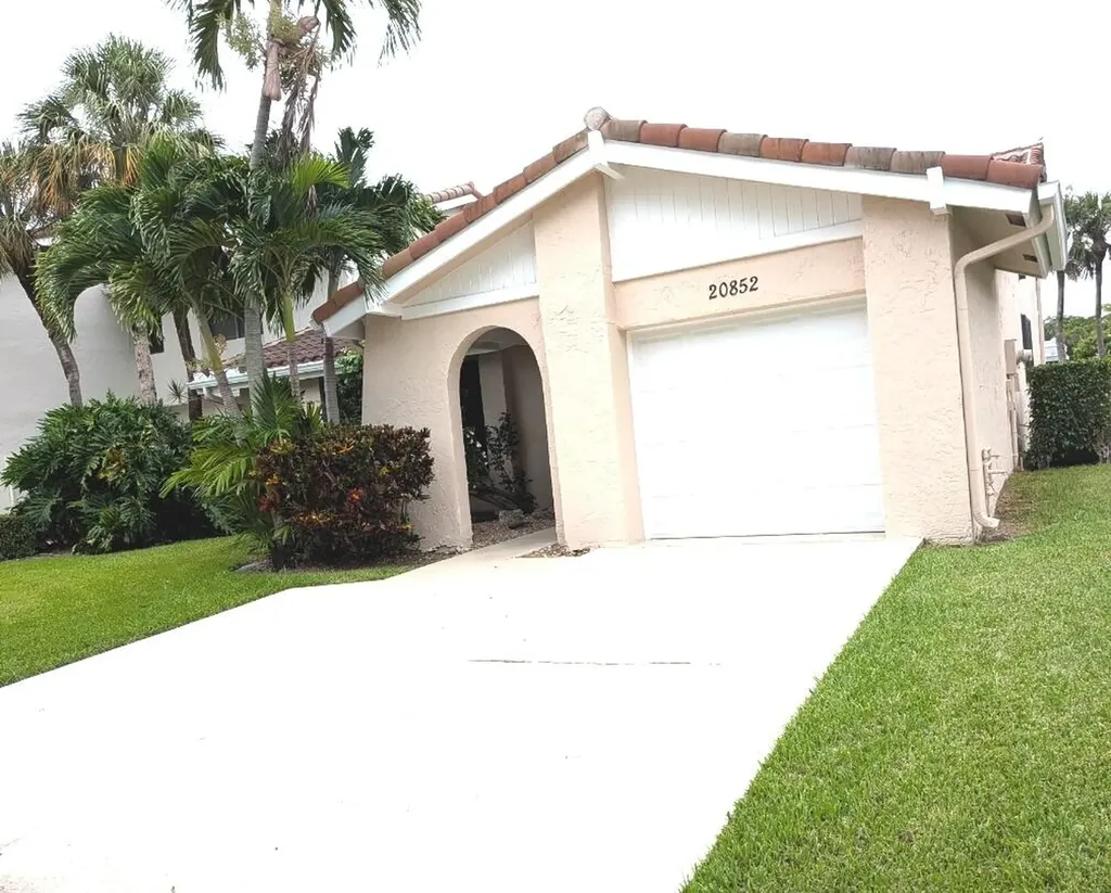 20852 Vía Madeira Boca Raton FL 33433