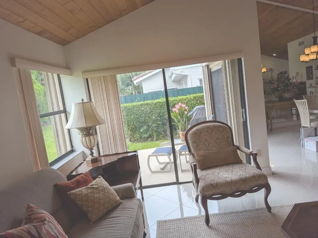 20852 Vía Madeira Boca Raton FL 33433