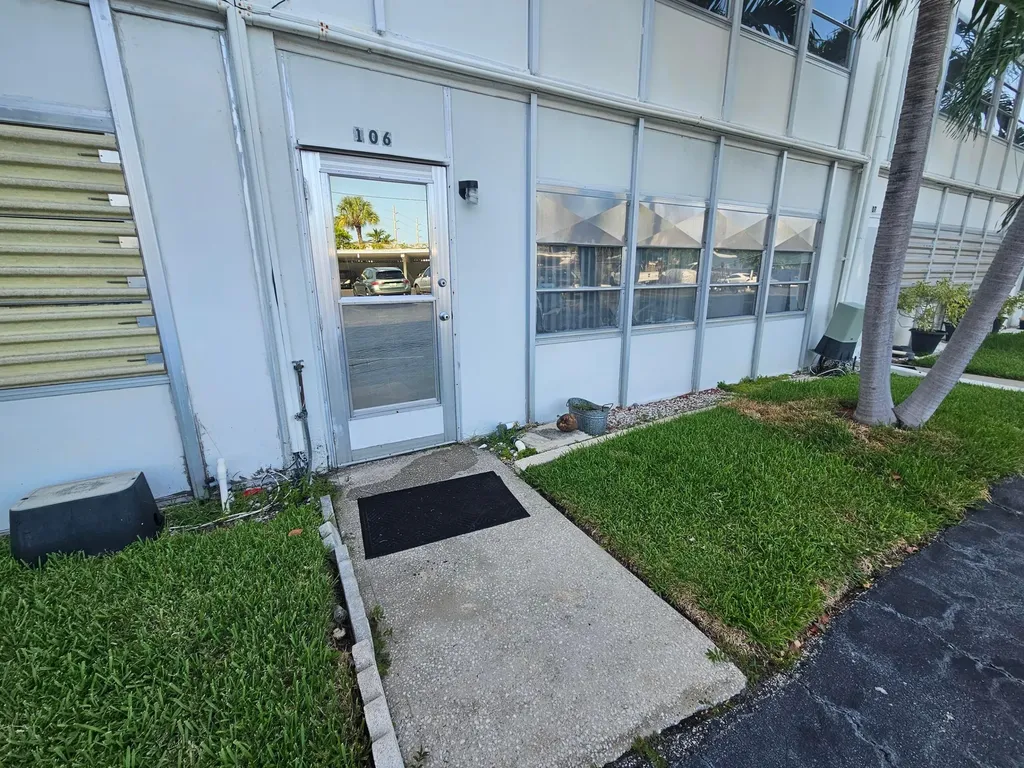 2381 Sunset Avenue Lake Worth FL 33461