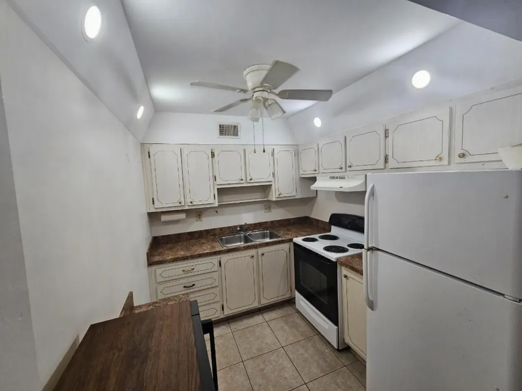 2381 Sunset Avenue Lake Worth FL 33461