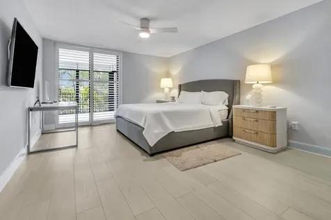 2806 N 46th Avenue Hollywood FL 33021