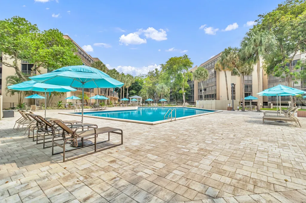 2806 N 46th Avenue Hollywood FL 33021