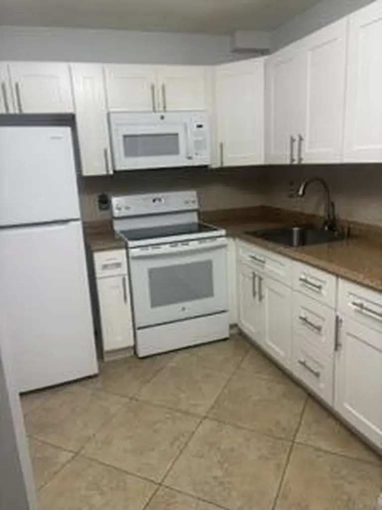 600 Village Green Court Palm Springs FL 33461