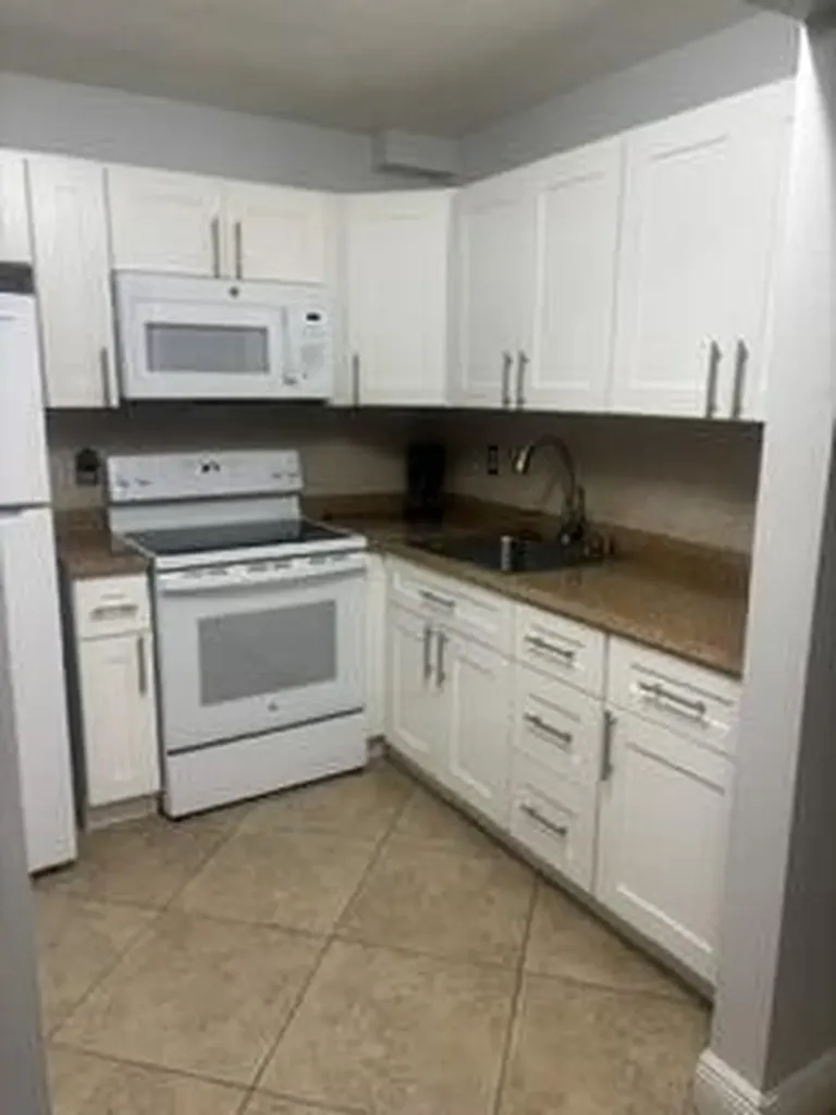 600 Village Green Court Palm Springs FL 33461