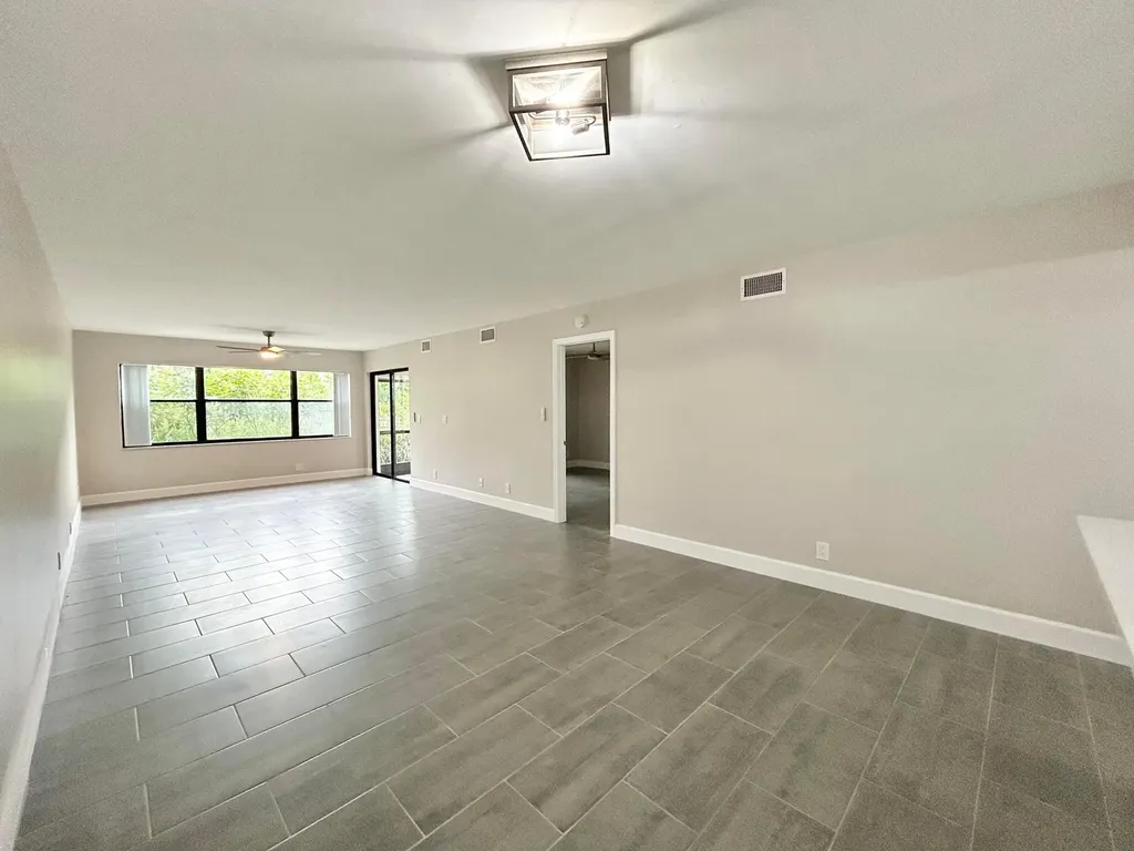 7681 Tahiti Lane Lake Worth FL 33467