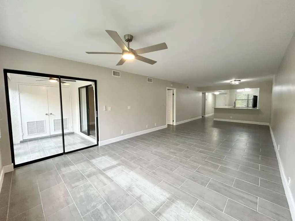 7681 Tahiti Lane Lake Worth FL 33467