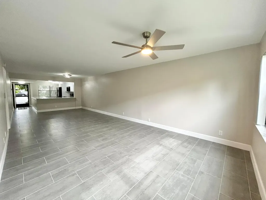 7681 Tahiti Lane Lake Worth FL 33467
