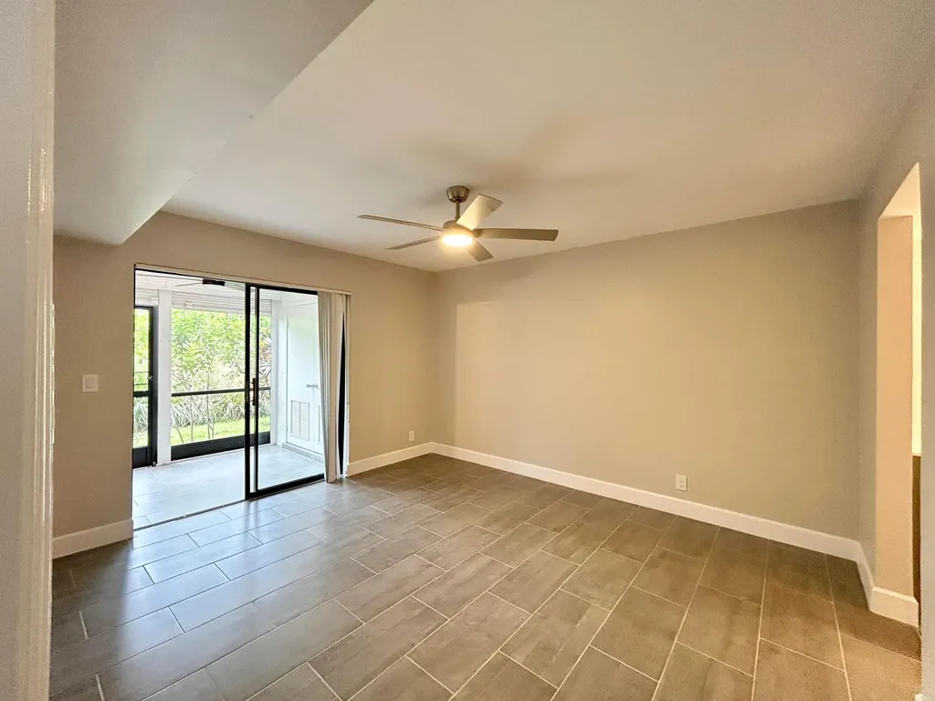 7681 Tahiti Lane Lake Worth FL 33467