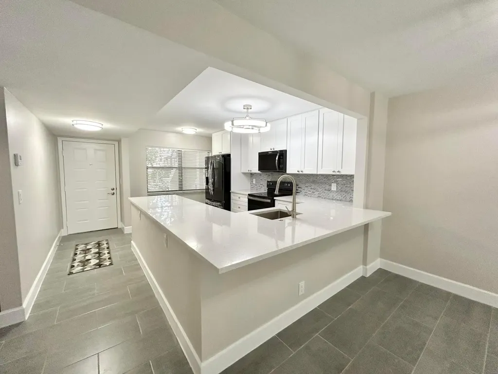 7681 Tahiti Lane Lake Worth FL 33467