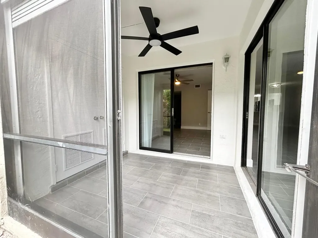 7681 Tahiti Lane Lake Worth FL 33467
