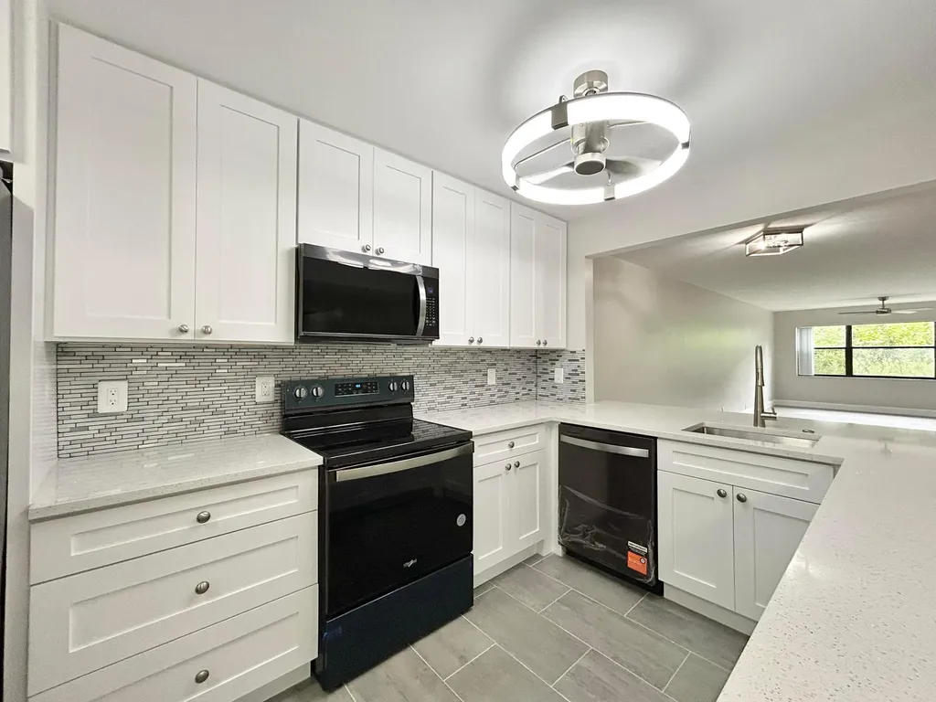 7681 Tahiti Lane Lake Worth FL 33467