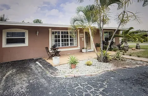 2441 Pine Tree Drive Miramar FL 33023