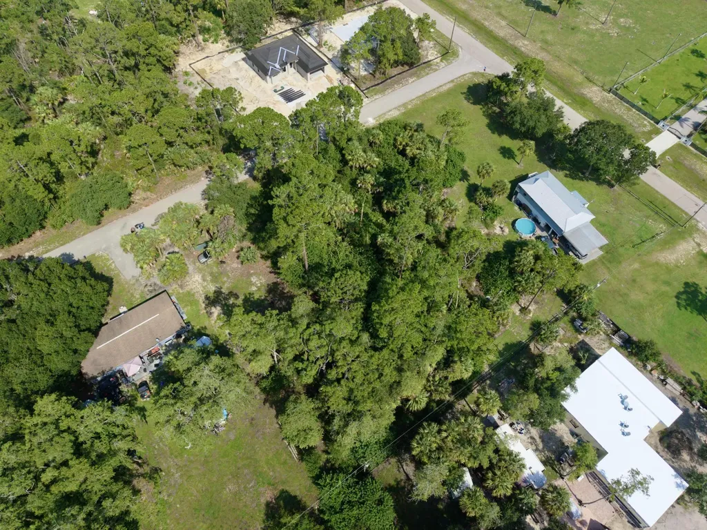 2303 Monroe Avenue Alva FL 33920