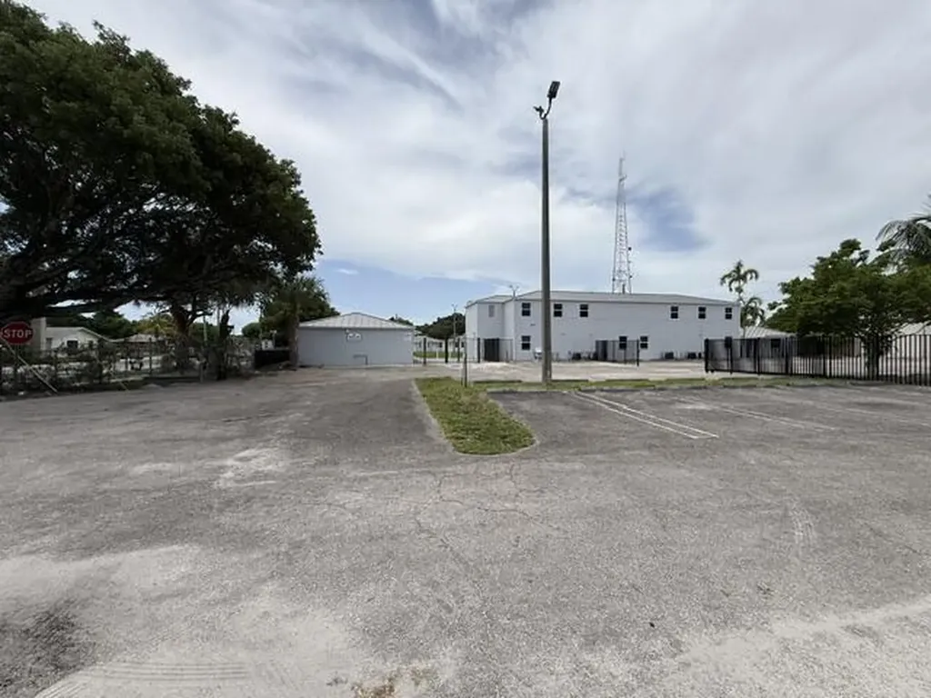 4393 Windsor Avenue West Palm Beach FL 33407