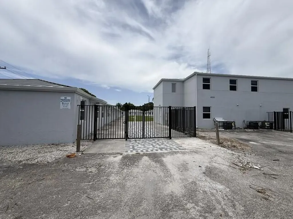 4393 Windsor Avenue West Palm Beach FL 33407