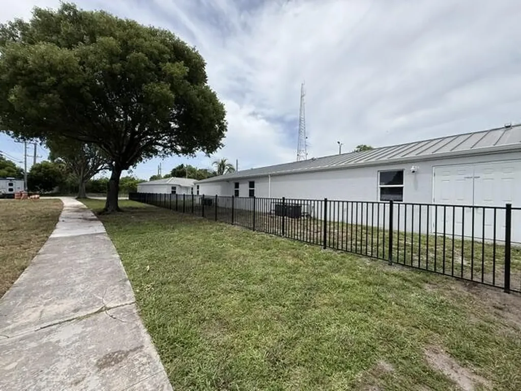 4393 Windsor Avenue West Palm Beach FL 33407