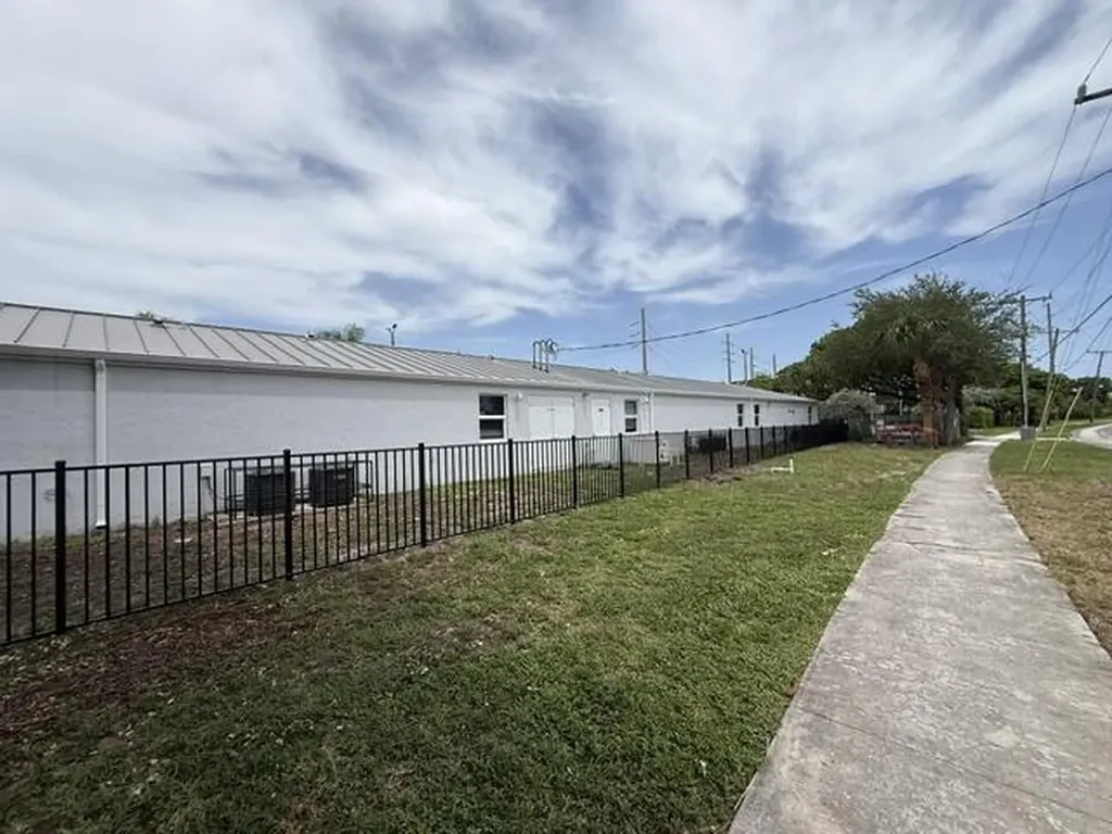 4393 Windsor Avenue West Palm Beach FL 33407