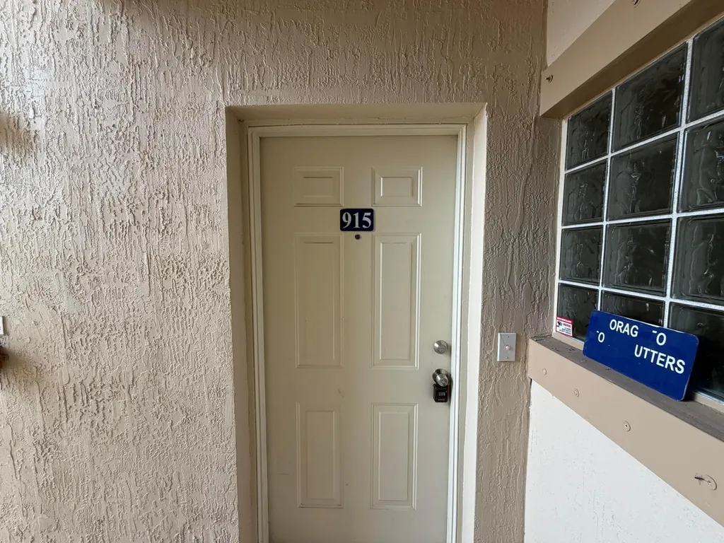 1095 Golden Lakes Boulevard West Palm Beach FL 33411