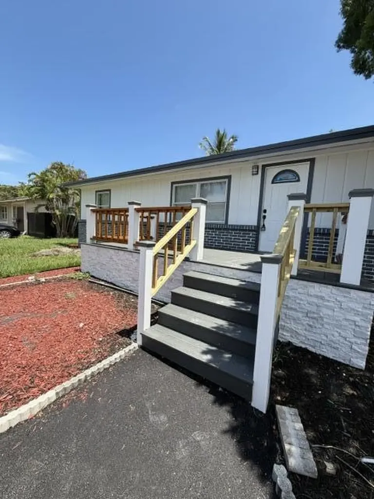 3040 Tropical Trail Lake Worth FL 33462