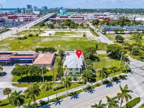 56 W 12th Street Riviera Beach FL 33404