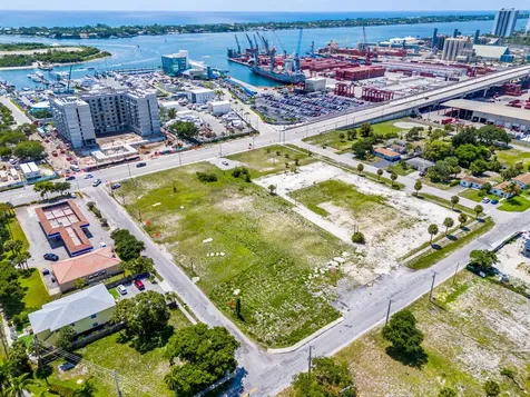 56 W 12th Street Riviera Beach FL 33404