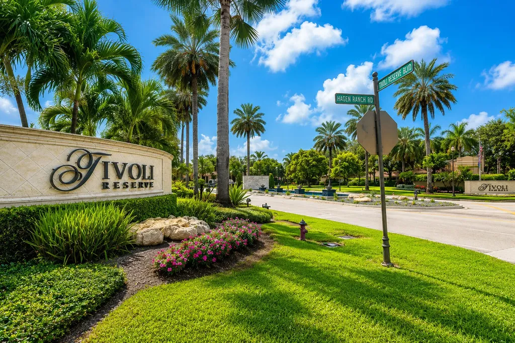 8047 Via Grande Boynton Beach FL 33437