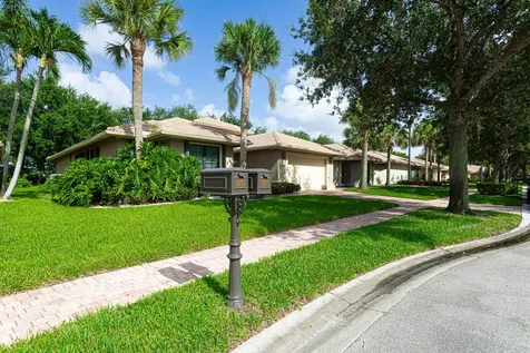 8047 Via Grande Boynton Beach FL 33437