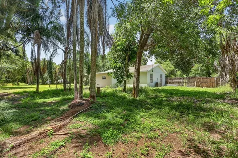 1920 N 48th Street Fort Pierce FL 34947