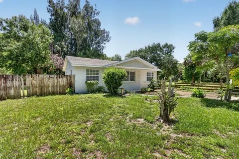 1920 N 48th Street Fort Pierce FL 34947