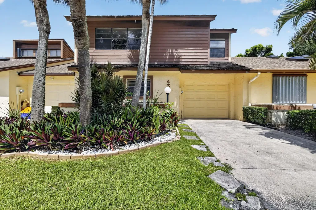 4397 Rende Lane Lake Worth FL 33461