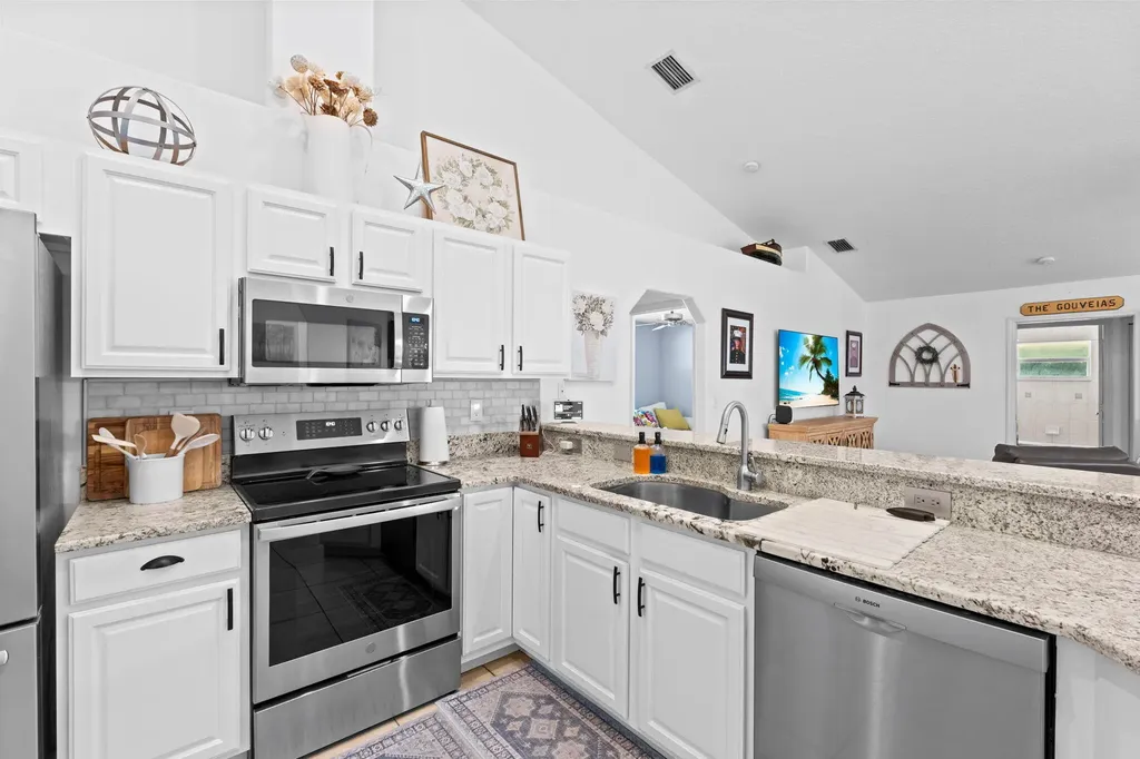 16835 69th Street N The Acreage FL 33470